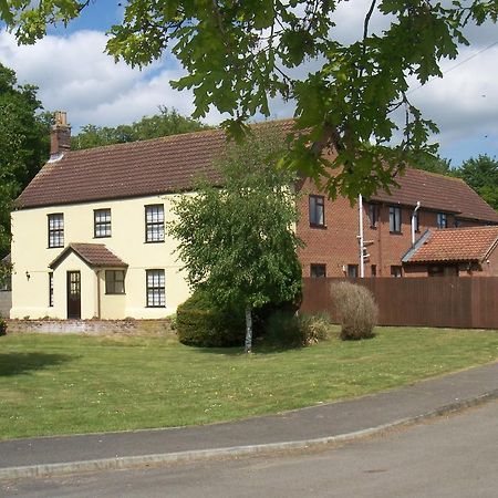 Church Farm Guest House Horsford Buitenkant foto