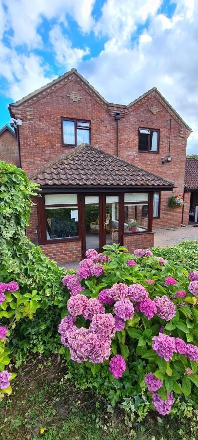 Church Farm Guest House Horsford Buitenkant foto