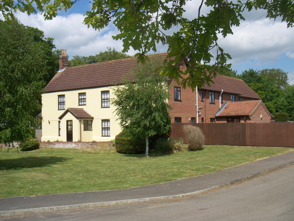 Church Farm Guest House Horsford Buitenkant foto